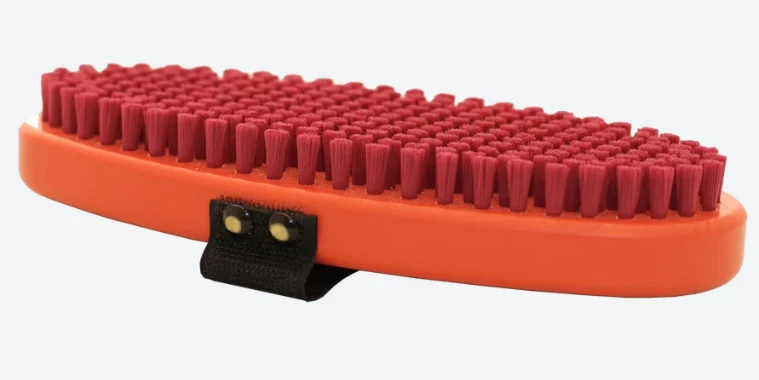 Swix T190O Brush oval, fine red nylon 2026