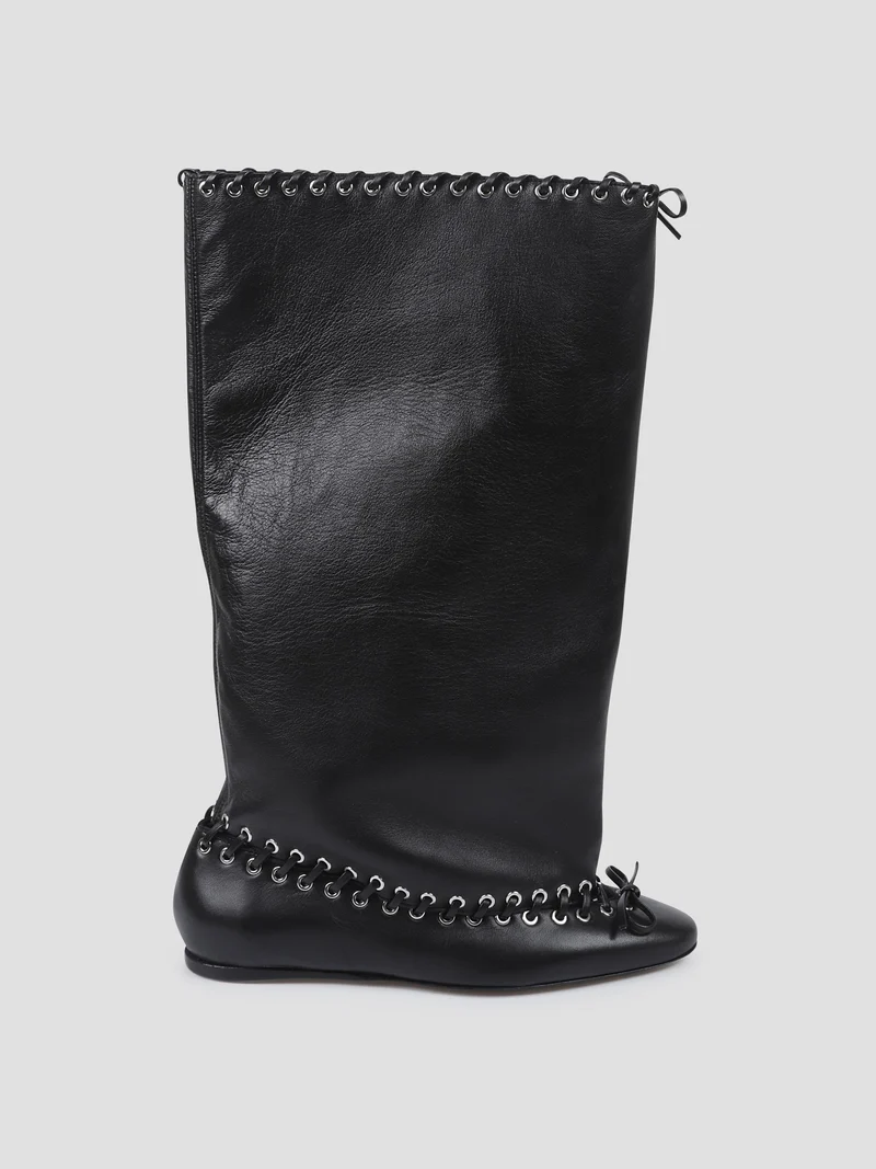 Level boot flat